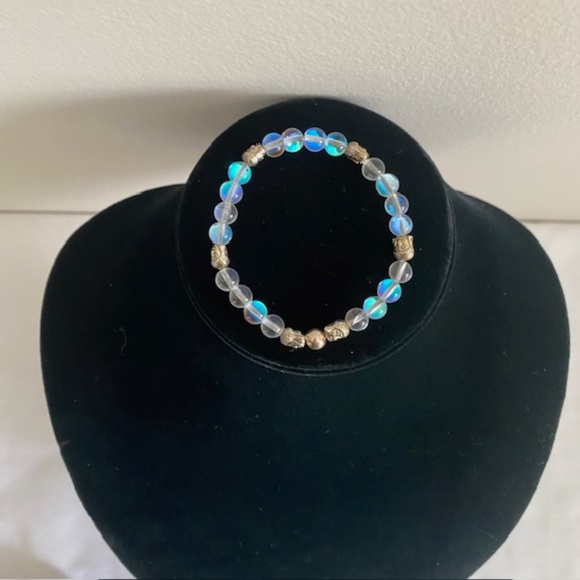 NEW Clear Aura Quartz Round Beads Bracelet with Buddha Head Beads Accent - Picture 3 of 5
